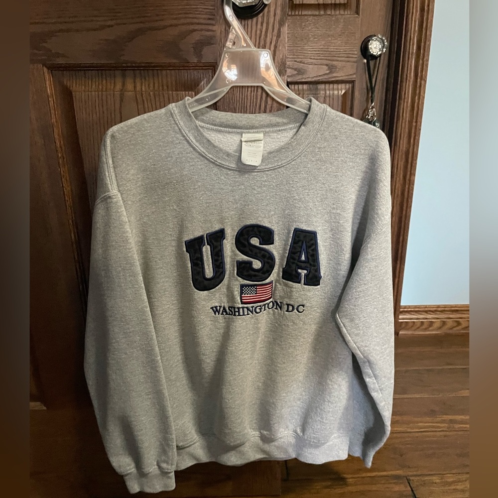 USA grey sweatshirt